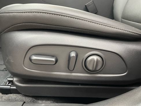 Certified 2024 Chevrolet Trax ACTIV w/ Sunroof Package FWD image 8