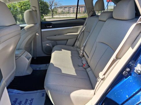 Used 2010 Subaru Outback 2.5i Premium AWD/4WD image 10