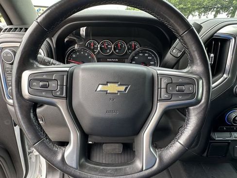 Used 2021 Chevrolet Silverado 1500 LT AWD/4WD image 12