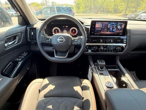 New 2026 Nissan Pathfinder Platinum AWD/4WD image 23