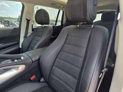 Used 2024 Mercedes-Benz GLS 450 4MATIC image 21