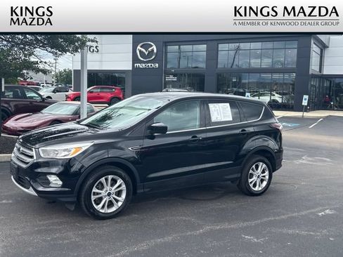 Used 2017 Ford Escape SE FWD image 1
