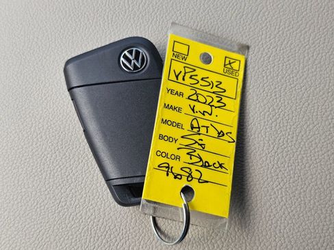 Used 2023 Volkswagen Atlas SE w/ Panoramic Sunroof Package AWD/4WD image 32