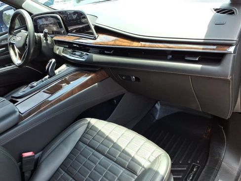 Used 2022 Cadillac Escalade Sport Platinum w/ LPO, ONYX Package AWD/4WD image 11