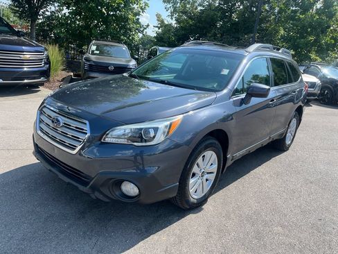 Used 2015 Subaru Outback 2.5i Premium AWD/4WD image 3