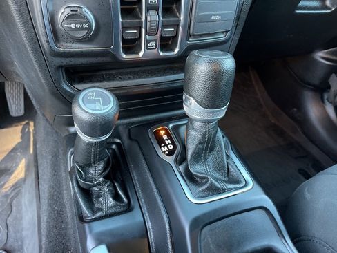 Used 2021 Jeep Wrangler Unlimited Willys image 16