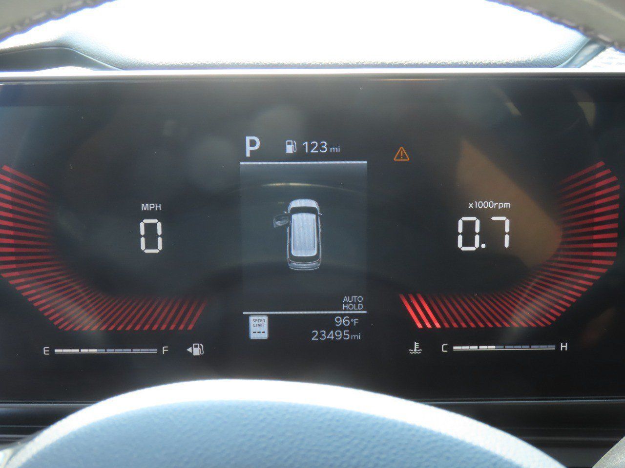 Used 2025 Kia Carnival FWD image 27