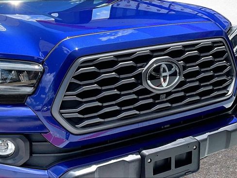 Used 2022 Toyota Tacoma TRD Off-Road w/ TRD Premium Off Road Package AWD/4WD image 34