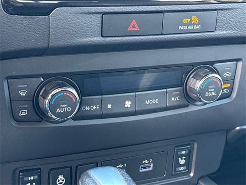 Used 2023 Nissan Frontier SV w/ SV Convenience Package image 27