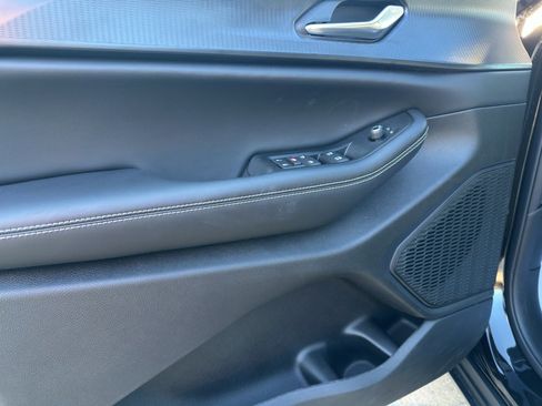 New 2025 Jeep Grand Cherokee Altitude image 9