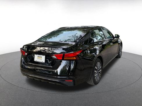 Used 2025 Nissan Altima 2.5 SV image 7