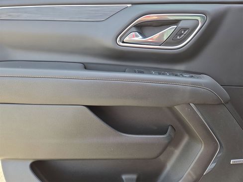 Used 2023 GMC Yukon SLT w/ SLT Premium Package image 15