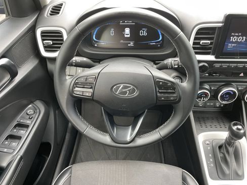 Certified 2023 Hyundai Venue Limited FWD image 10