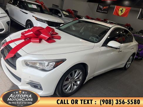 Used 2017 INFINITI Q50 3.0t Premium w/ Driver Assistance Package AWD/4WD image 2