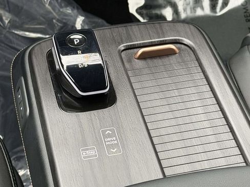 Used 2023 Nissan Ariya FWD image 19