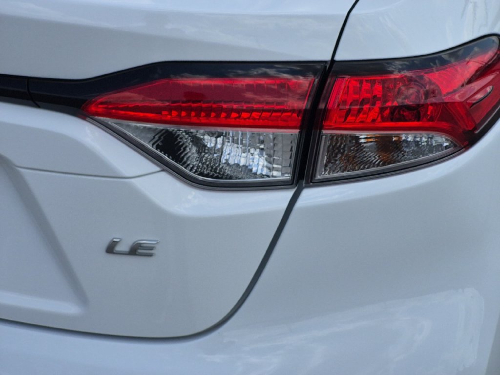 Used 2025 Toyota Corolla LE FWD image 26