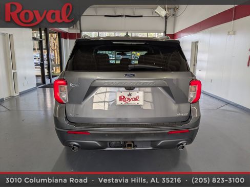 Used 2021 Ford Explorer XLT w/ Equipment Group 202A image 3