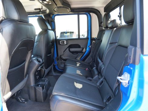 Used 2021 Jeep Gladiator Sport AWD/4WD image 17