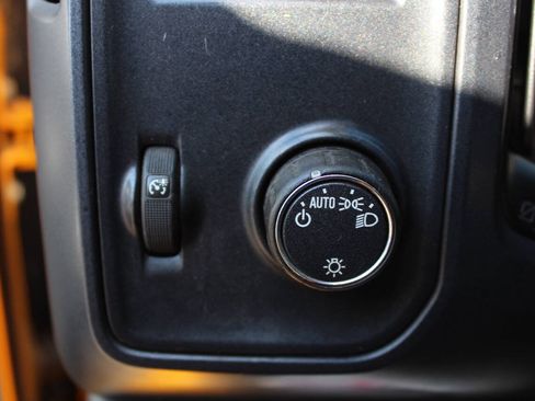 Used 2015 Chevrolet Silverado 2500 W/T AWD/4WD image 11