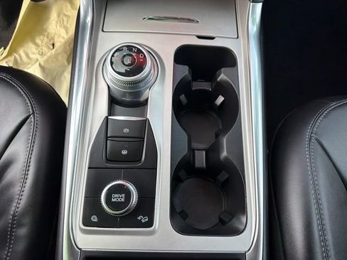 Used 2023 Ford Explorer XLT w/ Equipment Group 202A AWD/4WD image 12