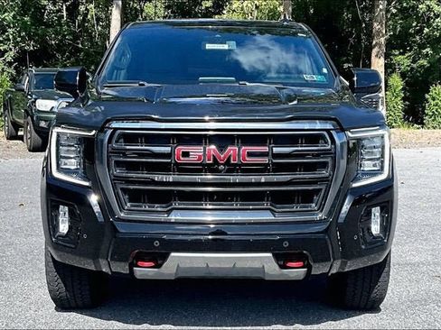 Used 2021 GMC Yukon AT4 w/ AT4 Premium Package AWD/4WD image 6