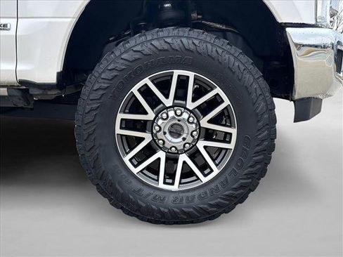 Used 2018 Ford F250 Lariat w/ Lariat Ultimate Package image 25