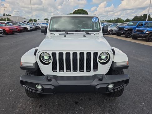Used 2021 Jeep Wrangler Unlimited Sahara AWD/4WD image 2