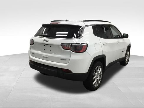 Used 2022 Jeep Compass Latitude AWD/4WD image 15