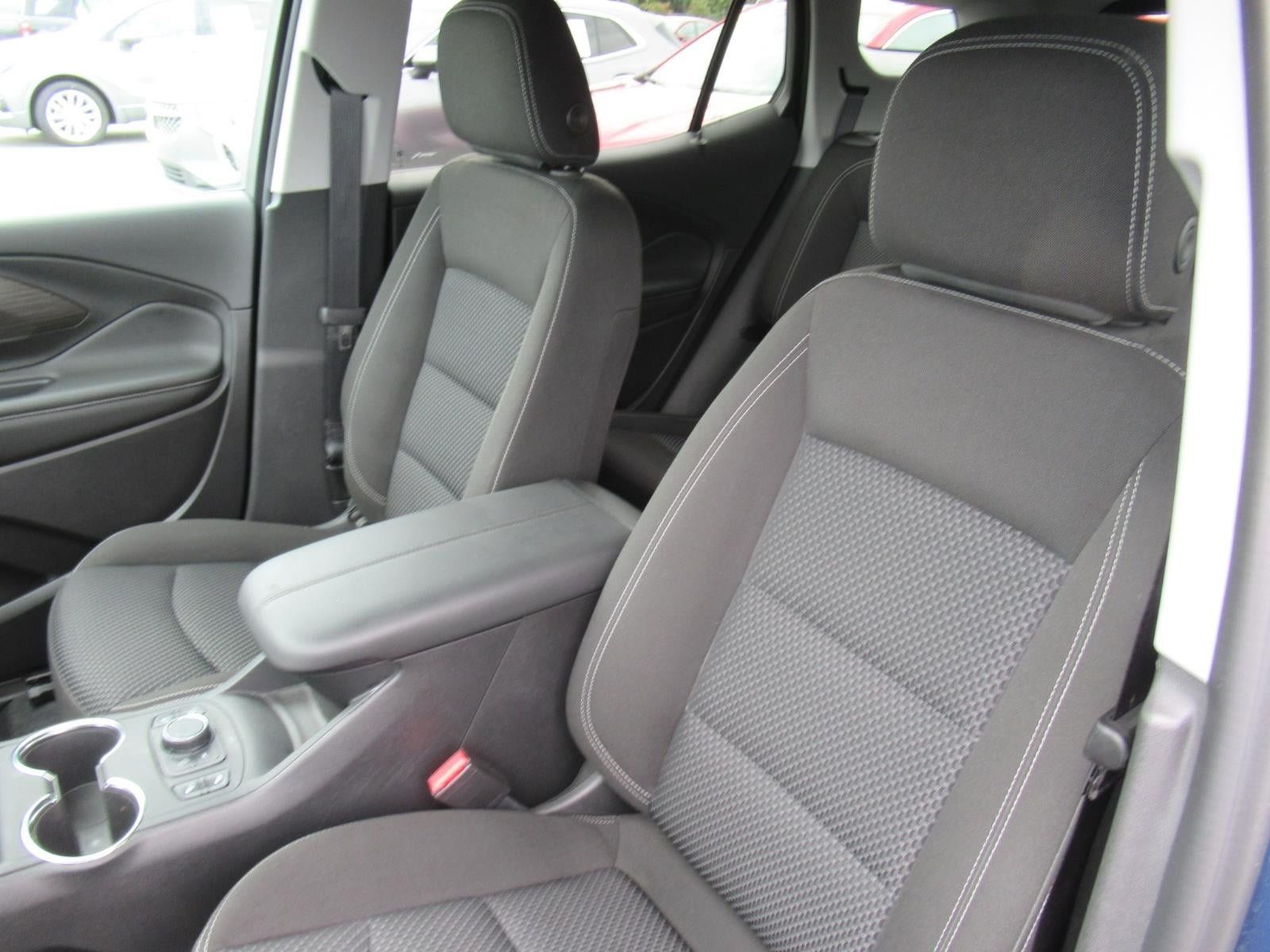 Used 2024 GMC Terrain SLE w/ Driver Convenience Package FWD image 18