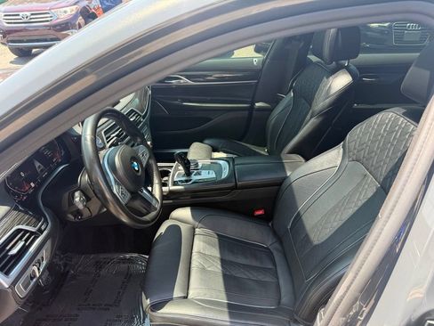 Used 2021 BMW 750i xDrive w/ M Sport Package AWD/4WD image 8