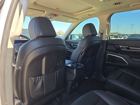 Certified 2024 Kia Telluride S w/ S Sunroof Package image 16