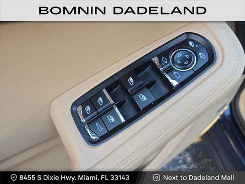 Used 2019 Porsche Macan image 17