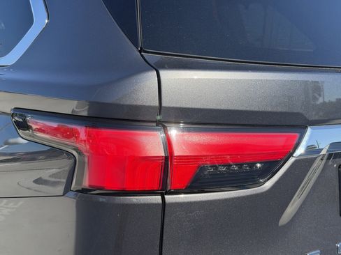 Used 2025 Toyota Sequoia Limited image 9