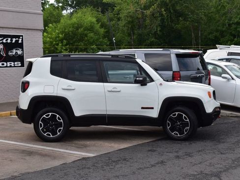 Used 2017 Jeep Renegade Trailhawk AWD/4WD image 4