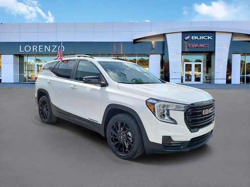 Used 2023 GMC Terrain SLE w/ Elevation Edition FWD image 3