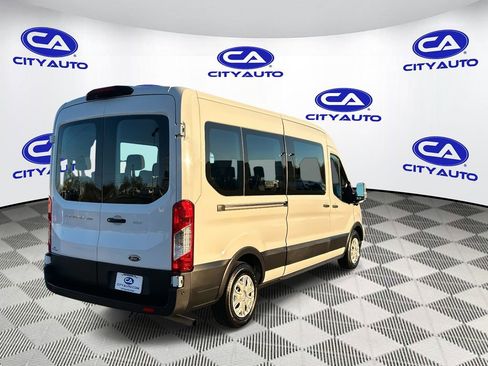 Used 2023 Ford Transit 350 XLT image 3