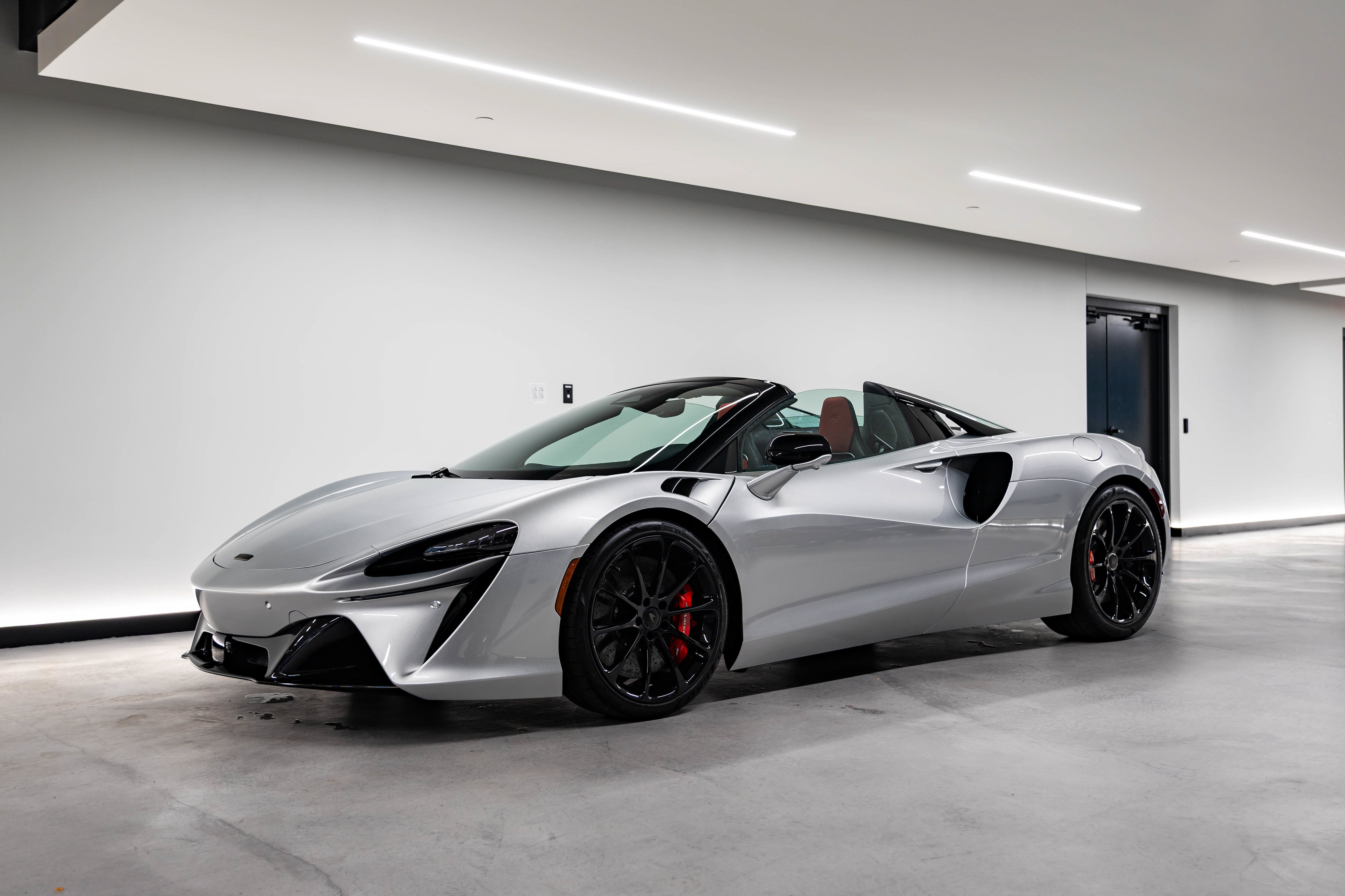 New 2027 McLaren Artura Spider RWD image 1