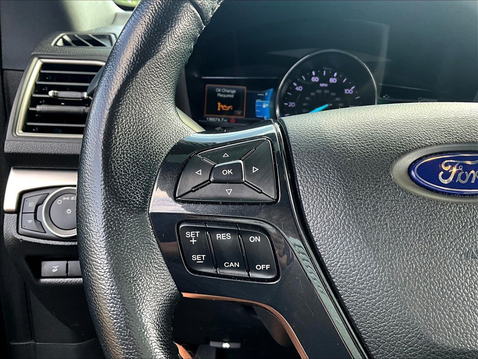 Used 2018 Ford Explorer XLT w/ Equipment Group 202A FWD image 11