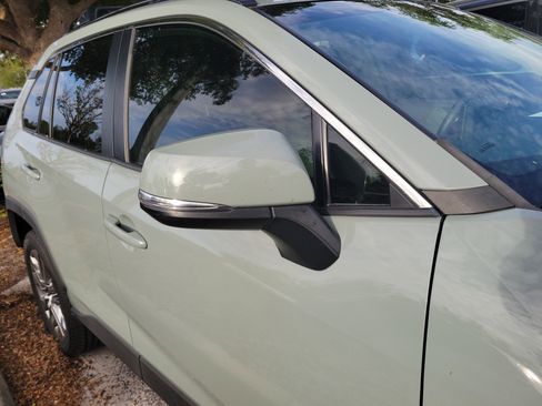 Used 2019 Toyota RAV4 XLE Premium w/ Cold Weather Package FWD image 8