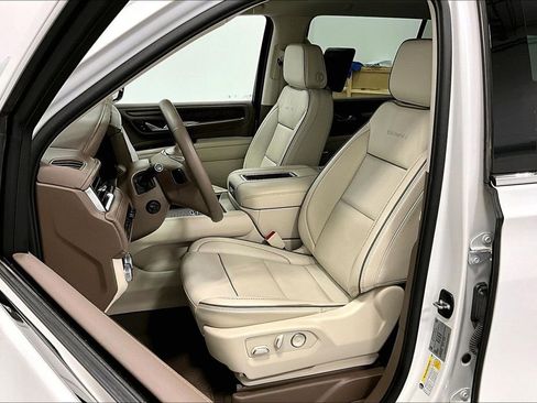 Used 2024 GMC Yukon XL Denali AWD/4WD image 32
