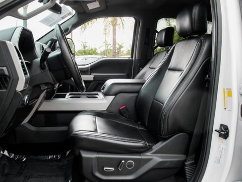 Used 2019 Ford F250 Lariat w/ Chrome Package image 19