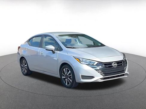 Used 2025 Nissan Versa SV FWD image 3