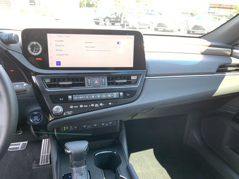 Used 2025 Lexus ES 350 F Sport w/ Accessory Package (Z2) FWD image 30