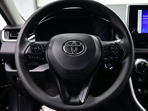 Used 2025 Toyota RAV4 XLE AWD/4WD image 23