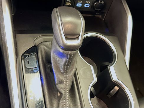 Used 2024 Toyota Highlander XLE image 25