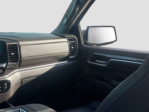 Used 2022 Chevrolet Silverado 1500 LTZ w/ Technology Package image 23