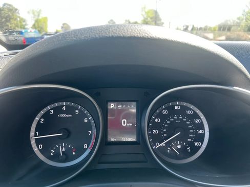 Used 2018 Hyundai Santa Fe Sport image 17