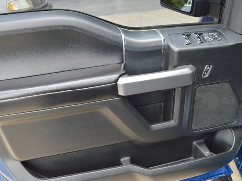 Used 2018 Ford F150 XLT w/ Equipment Group 302A Luxury AWD/4WD image 15