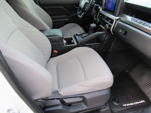 Used 2024 Toyota Tacoma SR5 image 31