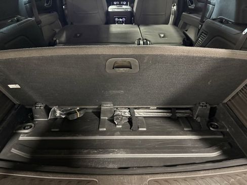 Used 2022 Chevrolet Tahoe LT w/ Luxury Package image 40